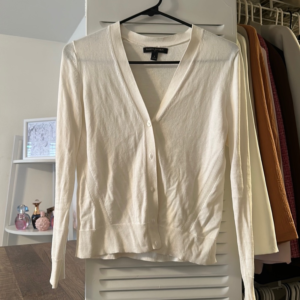 Gently worn Banana Republic white/cream cardigan